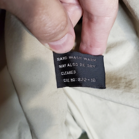 Impermeable Weatherproof Jacket Size Large - Picture 10 of 11